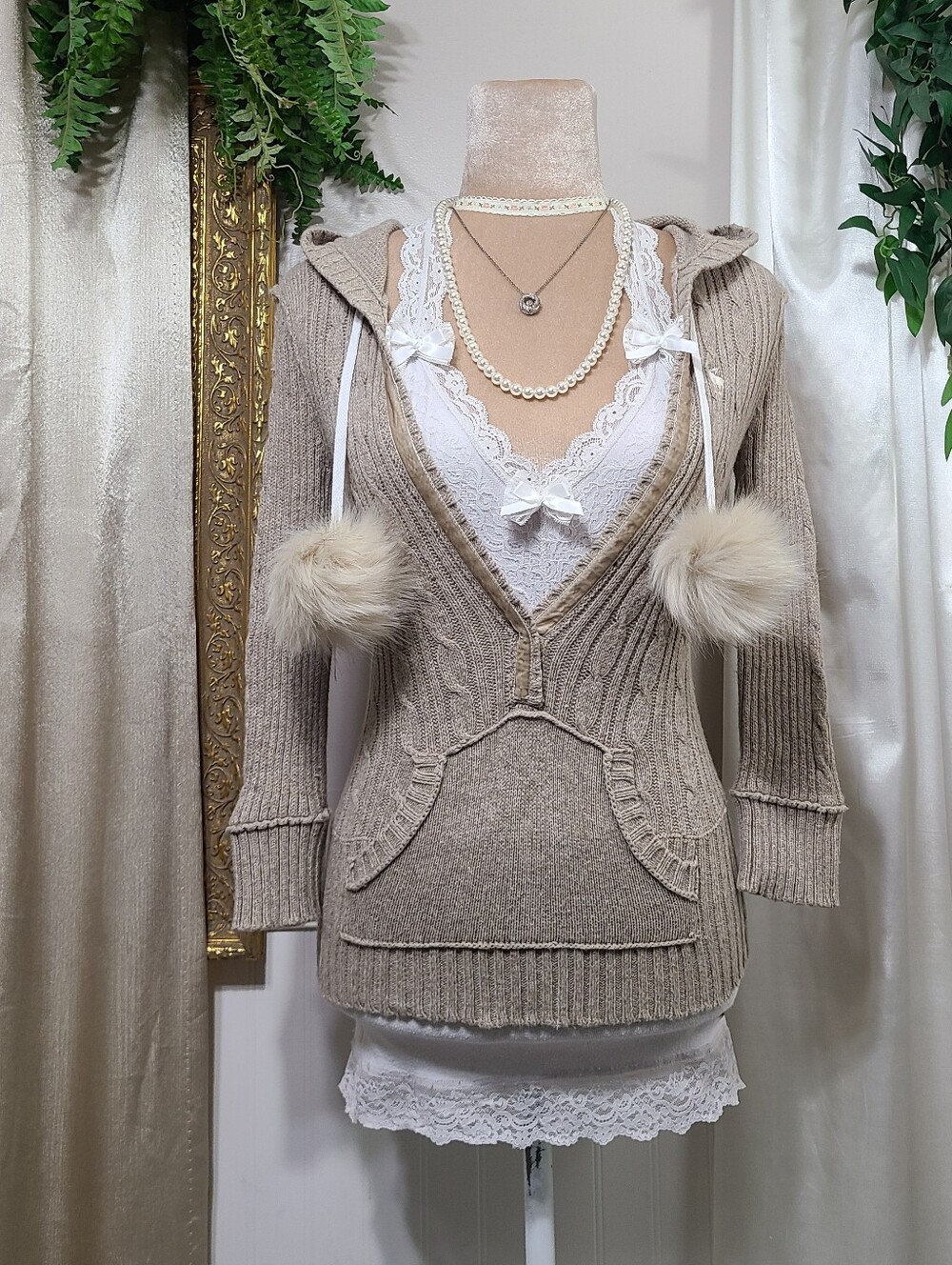 Rare ♡ Y2K ♡ Vintage Abercrombie Rabbit Hair Hooded Babydoll Sweater Pom Poms
